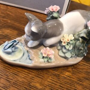 Lladro Kitten with Frog